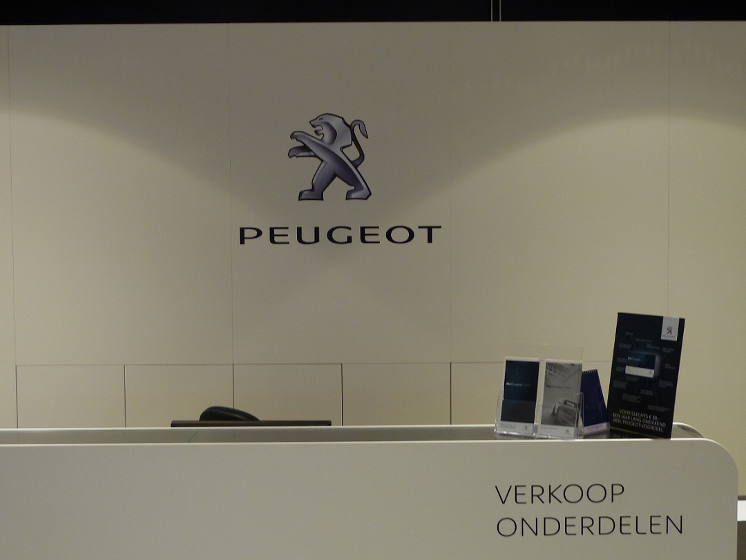 Peugeot Mulder Sliedrecht maatwerkmeubilair Hoogendoorn Interieurbouw